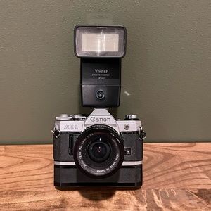 Canon AE-1 SLR with vivitar zoom thyristor 3500